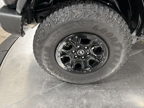 Used 2023 Ford Bronco Wildtrak image 13