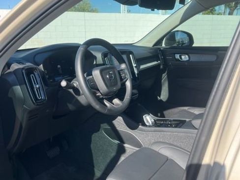 New 2025 Volvo XC40 B5 Ultra w/ Climate Package image 18