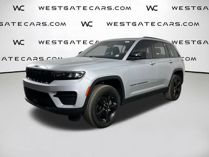Used 2023 Jeep Grand Cherokee Altitude