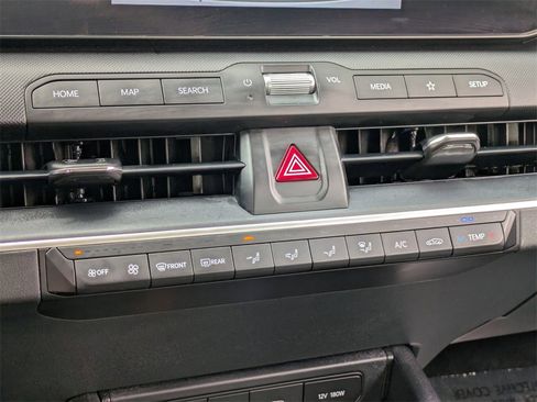 Used 2025 Kia K4 LXS image 17