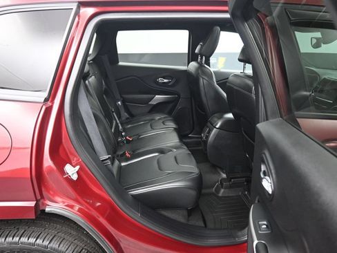 Used 2019 Jeep Cherokee High Altitude AWD/4WD image 39