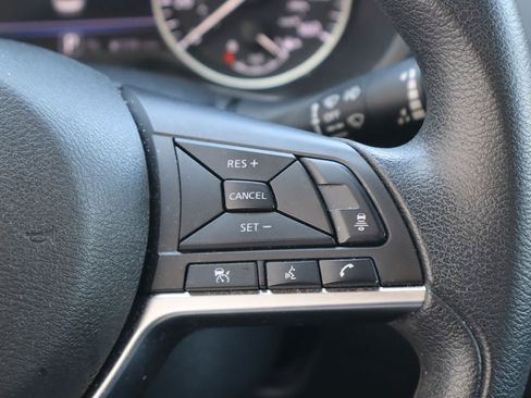 Used 2024 Nissan Sentra SV FWD image 13