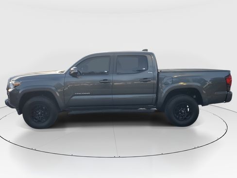 Used 2022 Toyota Tacoma SR5 w/ Technology Package image 6