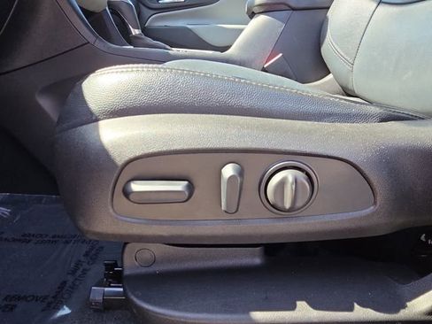 Used 2019 Chevrolet Equinox LT w/ Sun & Navigation Package FWD image 12
