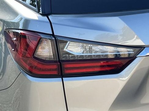 Used 2021 Lexus RX 350L Premium w/ Premium Package AWD/4WD image 9