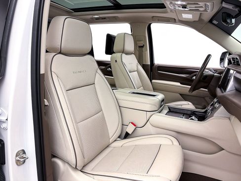 Used 2021 GMC Yukon Denali w/ Denali Ultimate Package image 38