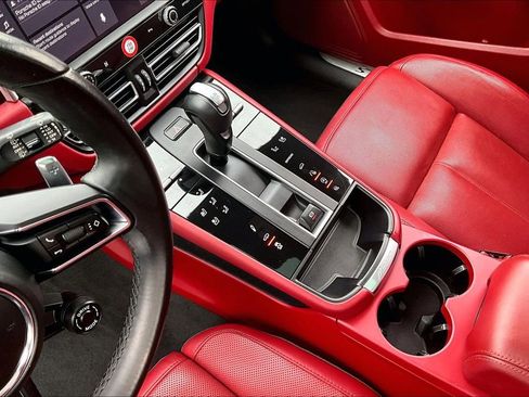 Used 2022 Porsche Macan S image 17