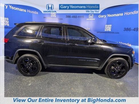 Used 2019 Jeep Grand Cherokee Laredo image 5
