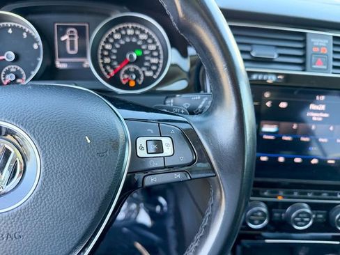 Used 2018 Volkswagen Golf SEL image 17
