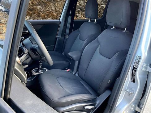 Used 2016 Jeep Renegade Sport w/ Power & Air Group image 22