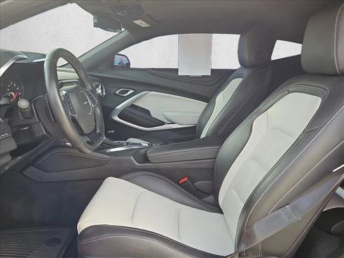 Used 2018 Chevrolet Camaro LT RWD image 16