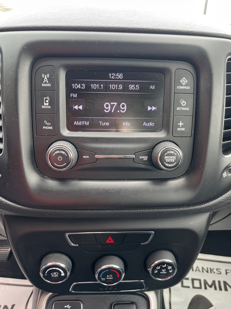 Used 2018 Jeep Compass Sport FWD image 11