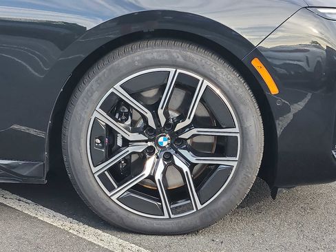Used 2026 BMW 740i xDrive w/ Premium Package AWD/4WD image 8