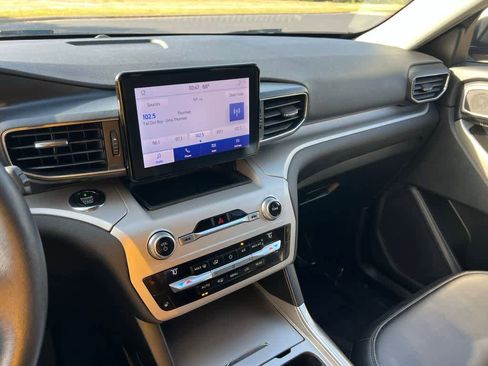 Used 2020 Ford Explorer XLT w/ Equipment Group 202A image 32