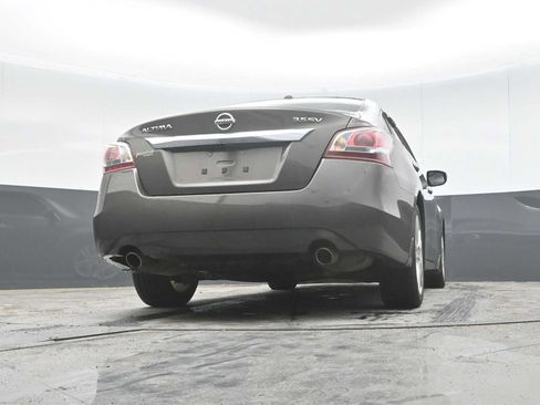 Used 2013 Nissan Altima 3.5 SV w/ Navigation Pkg FWD image 31