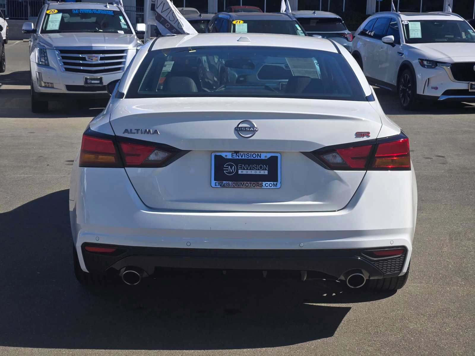 Used 2025 Nissan Altima 2.5 SR FWD image 6