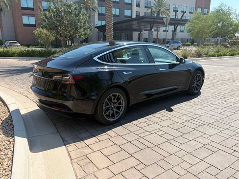 Used 2018 Tesla Model 3 Long Range RWD image 3