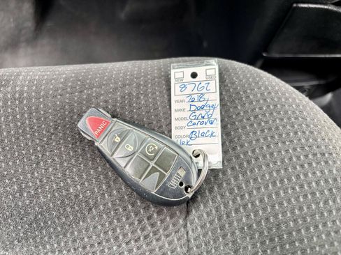 Used 2018 Dodge Grand Caravan SE FWD image 5