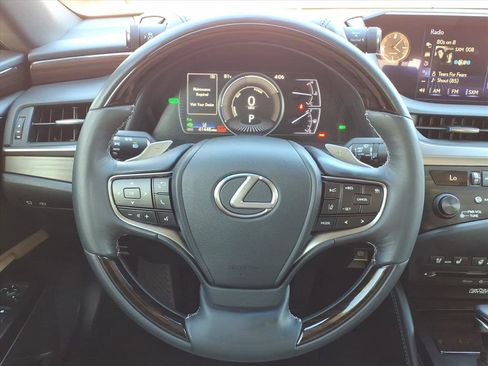 Used 2019 Lexus ES 300h w/ Luxury Package image 21
