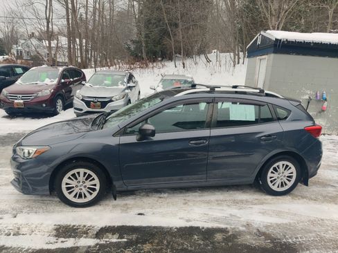 Used 2017 Subaru Impreza 2.0i Premium image 3