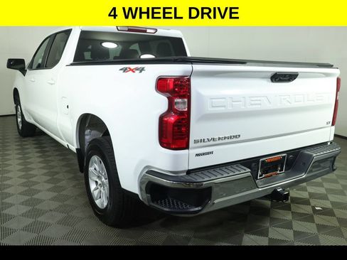 Used 2022 Chevrolet Silverado 1500 LT AWD/4WD image 4