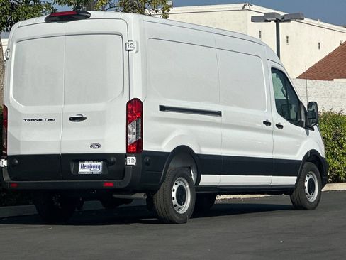 New 2026 Ford Transit 250 148 Medium Roof w/ Load Area Protection Package image 4