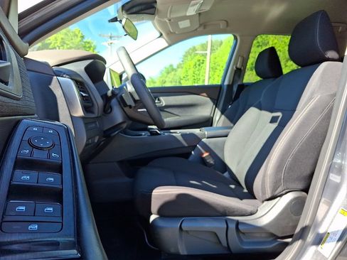 Used 2023 Nissan Rogue S FWD image 13