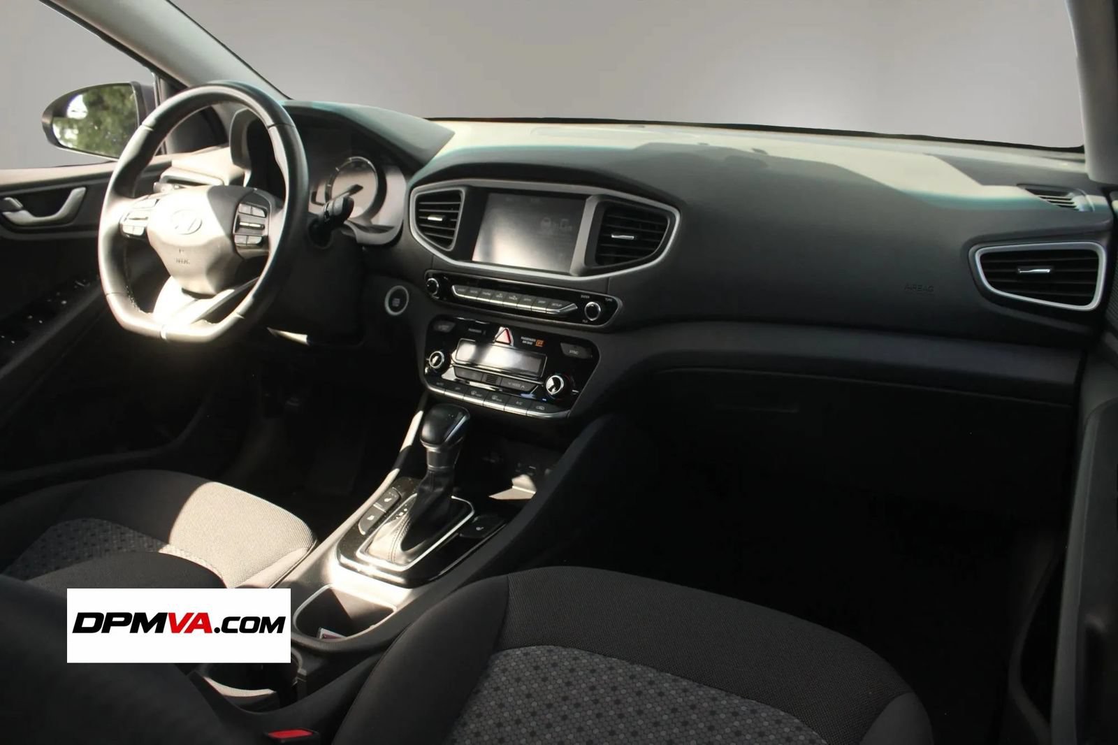 Used 2018 Hyundai Ioniq Plug-In Hybrid FWD image 18