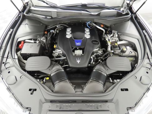 Used 2022 Maserati Levante Modena image 28