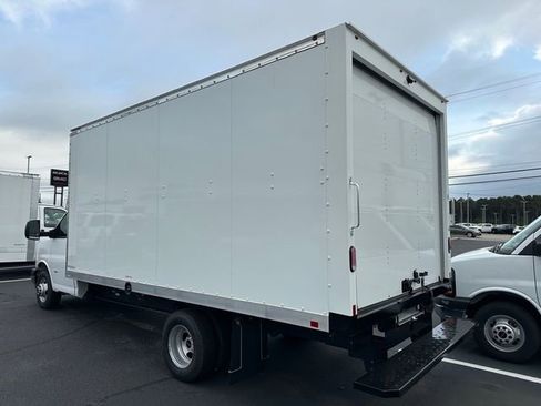 New 2024 GMC Savana 3500 Extended w/ Power Convenience Package image 4