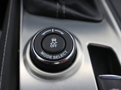 Used 2019 Chevrolet Corvette Stingray Coupe w/ 1LT RWD image 36