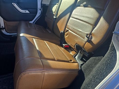 Used 2011 Jeep Wrangler Unlimited Rubicon w/ Dual Top Group image 15