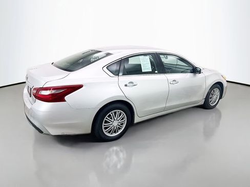 Used 2018 Nissan Altima 2.5 S w/ S Convenience Package FWD image 9