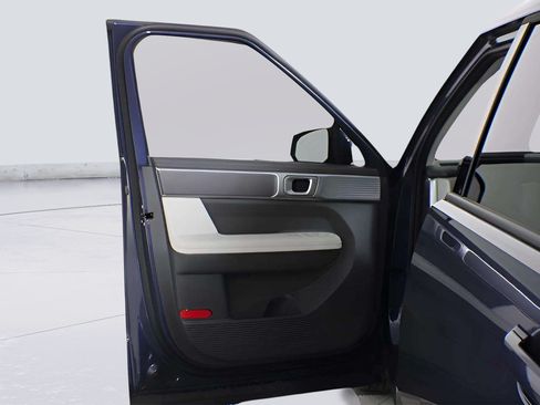 Used 2025 Hyundai Santa Fe SEL FWD image 17