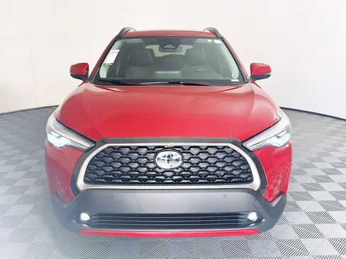 Used 2023 Toyota Corolla Cross XLE w/ Convenience Package FWD image 8