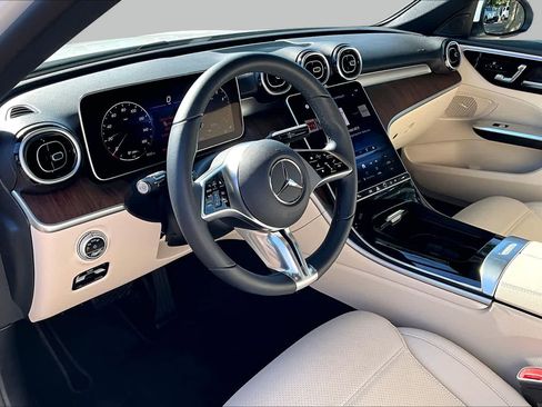 Used 2025 Mercedes-Benz C 300 4MATIC Sedan image 18