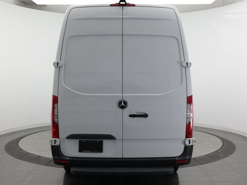 Used 2023 Mercedes-Benz Sprinter 2500 image 6