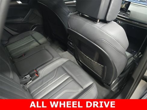 Used 2022 Audi Q5 2.0T Premium Plus w/ Premium Plus Package image 12