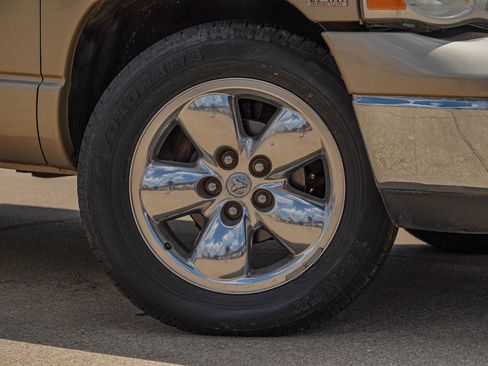 Used 2005 Dodge Ram 1500 Truck SLT image 3