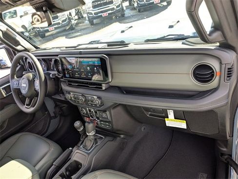New 2025 Jeep Gladiator Mojave image 37