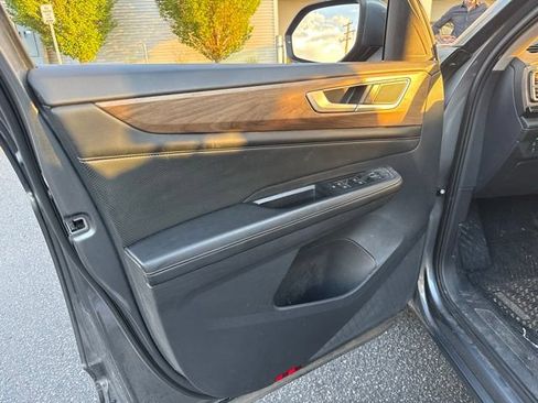 Certified 2024 Volkswagen Atlas SE AWD/4WD image 10