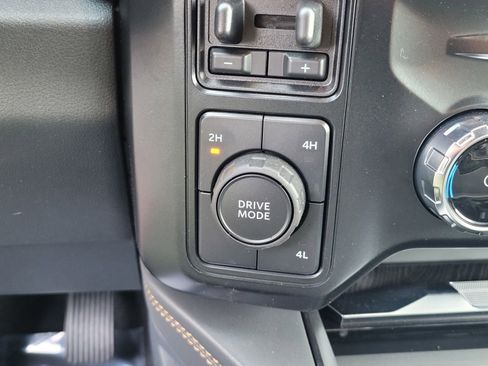 Used 2024 Ford F250 Platinum image 25