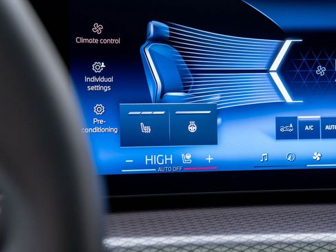 Certified 2025 BMW 430i xDrive w/ Premium Package image 28