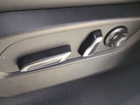 Used 2025 Acura MDX SH-AWD image 23