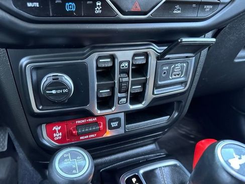 Used 2022 Jeep Wrangler Unlimited Rubicon 4xe image 14