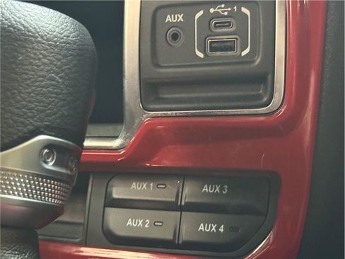 Used 2024 Jeep Gladiator Sport image 22