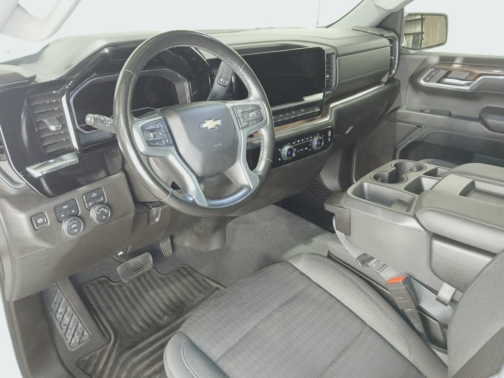 Used 2024 Chevrolet Silverado 1500 LT AWD/4WD image 14