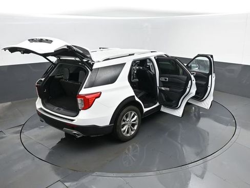 Used 2023 Ford Explorer Limited w/ Equipment Group 301A AWD/4WD image 29