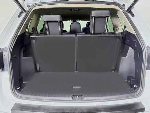 Used 2025 Volkswagen Atlas SE AWD/4WD image 41