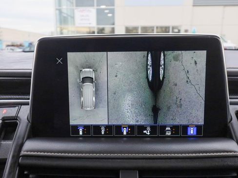 Used 2022 GMC Yukon SLT w/ SLT Premium Package image 11